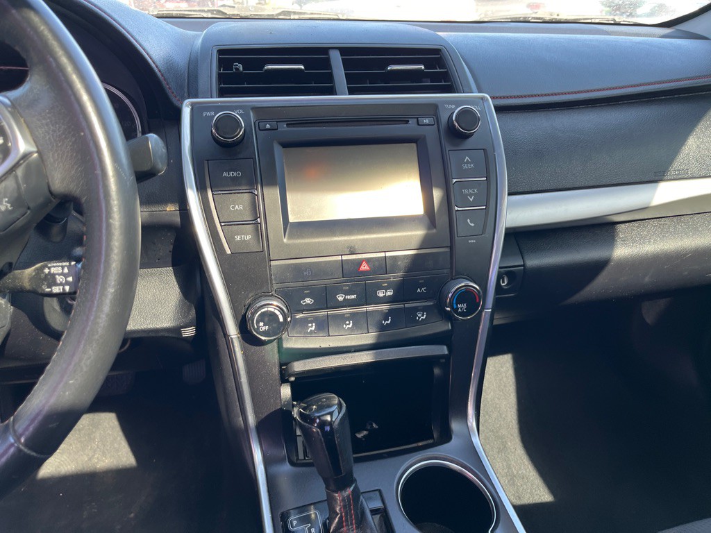 2016 Toyota Camry Image 7