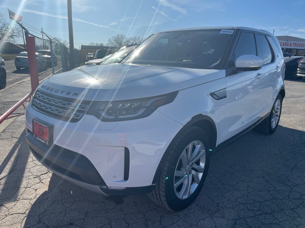 2017 Land Rover Discovery Image 1