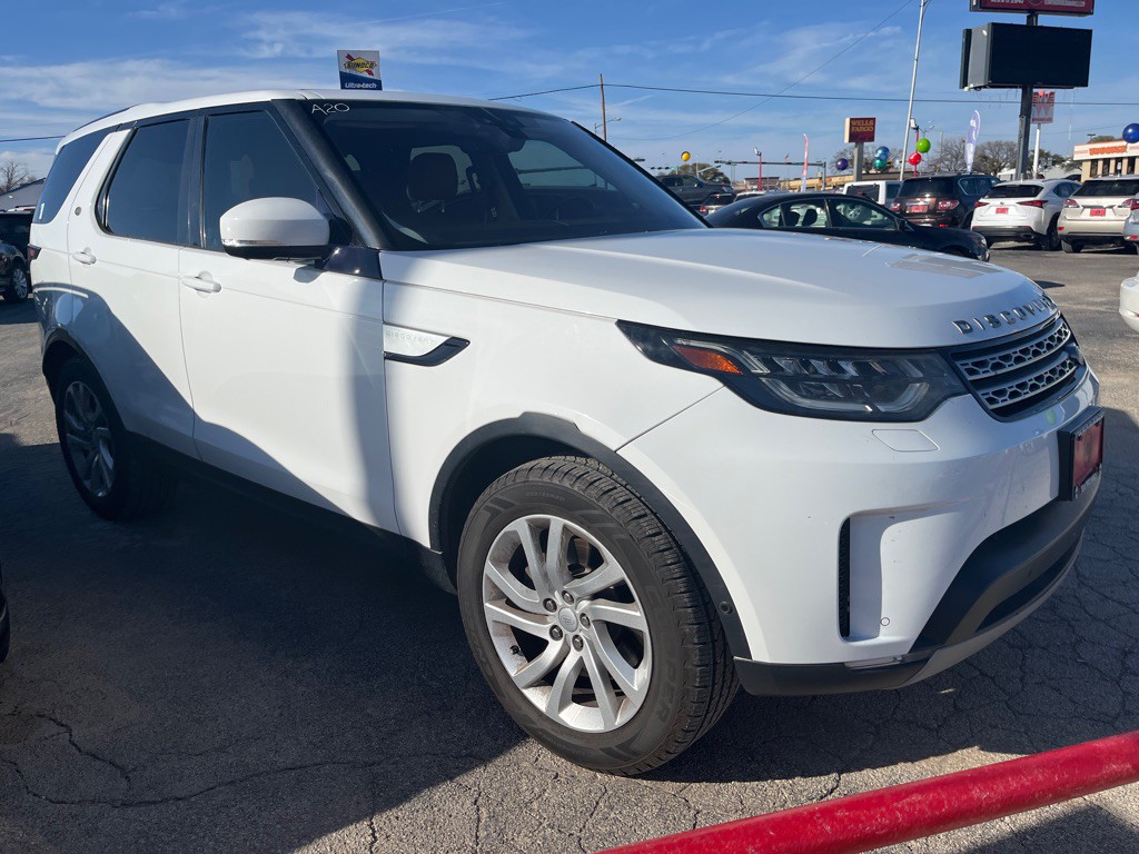 2017 Land Rover Discovery Image 2