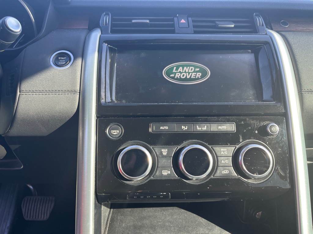 2017 Land Rover Discovery Image 7