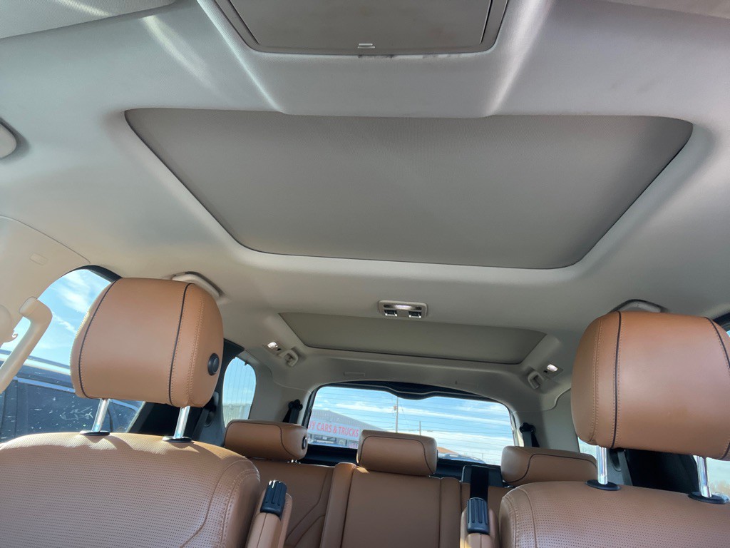 2017 Land Rover Discovery Image 9