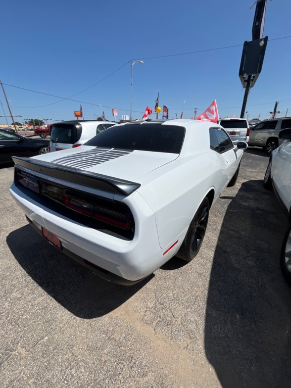 2017 Dodge Challenger Image 3