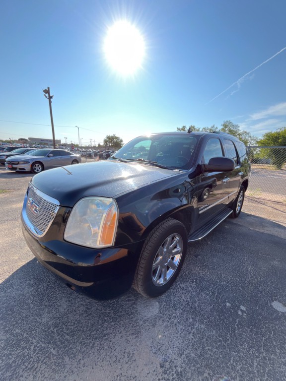2011 GMC Yukon Image 1