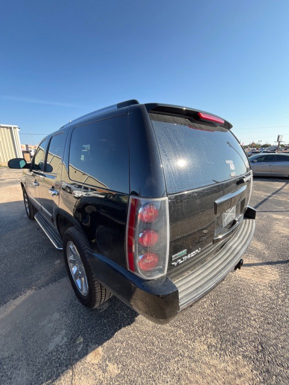 2011 GMC Yukon Image 4