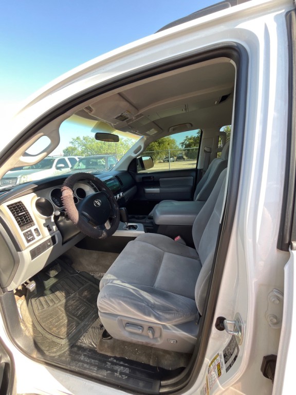 2009 Toyota Sequoia Image 3
