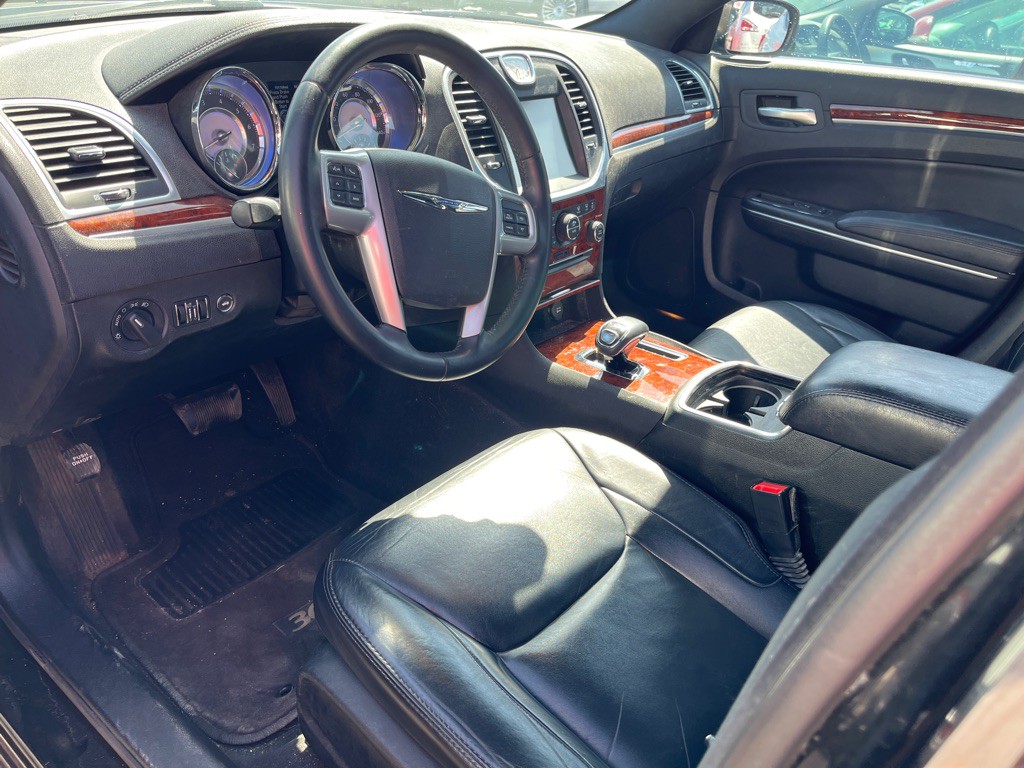 2013 Chrysler 300 Image 5