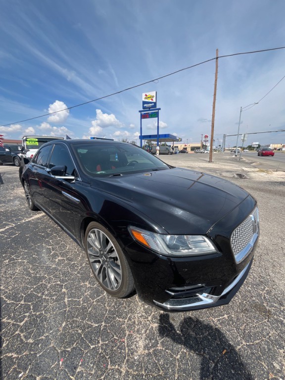 2019 Lincoln Continental Image 2