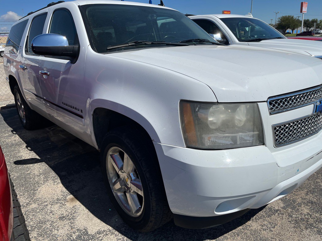 2009 Chevrolet Suburban Image 2