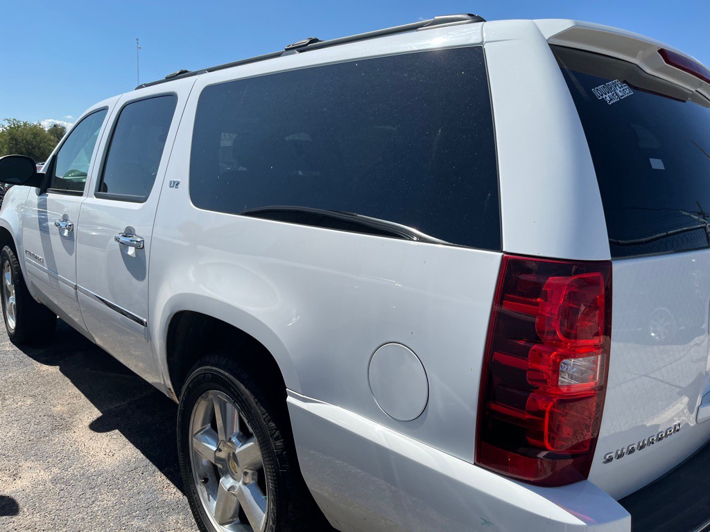2009 Chevrolet Suburban Image 4