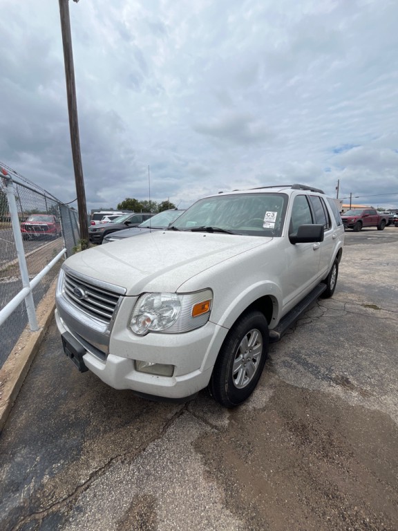 2010 Ford Explorer Image 1
