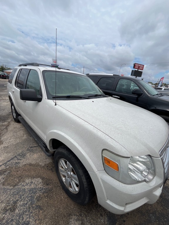 2010 Ford Explorer Image 2