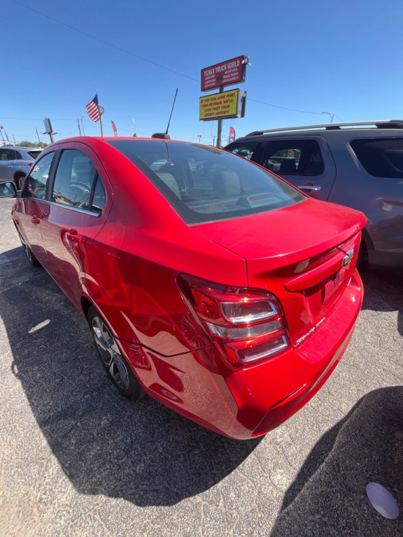 2017 Chevrolet Sonic Image 4