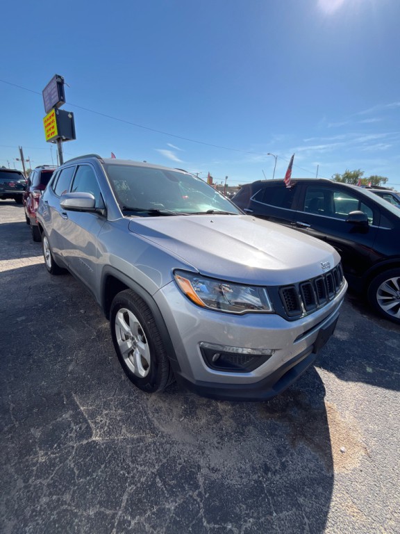2017 Jeep Compass Image 2