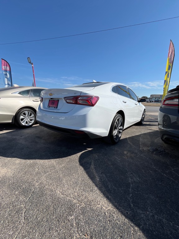 2022 Chevrolet Malibu Image 3