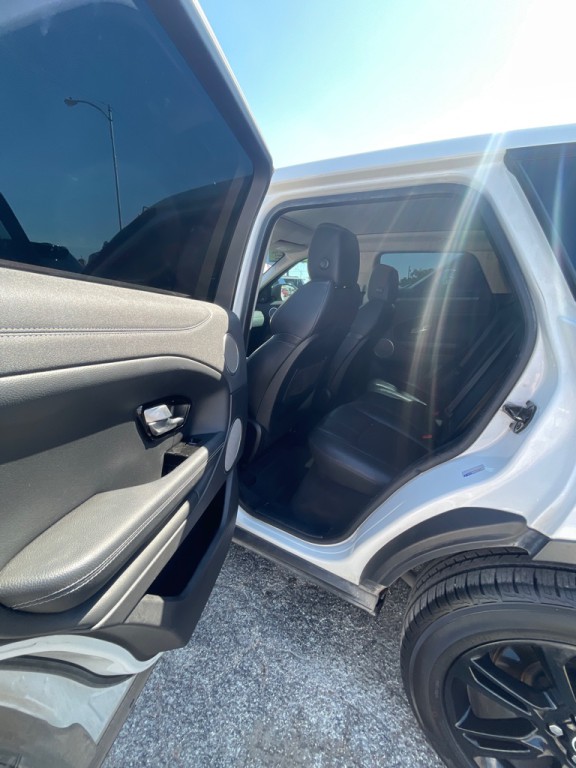 2016 Land Rover Range Rover Evoque Image 5