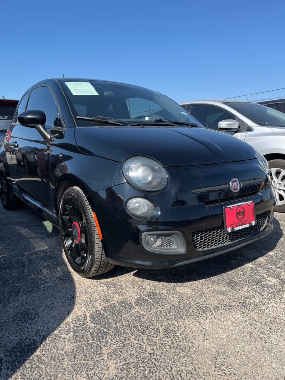 2015 FIAT 500 Image 2