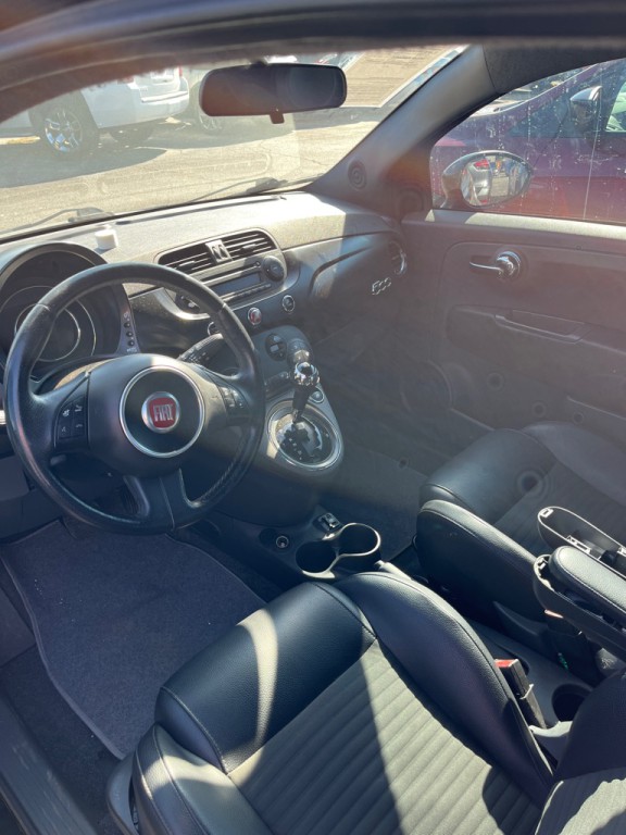 2015 FIAT 500 Image 6