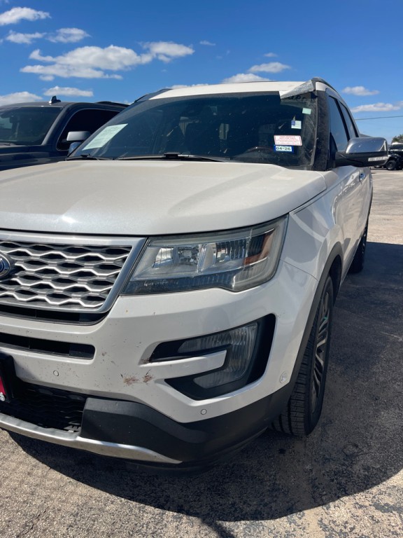 2016 Ford Explorer Image 1