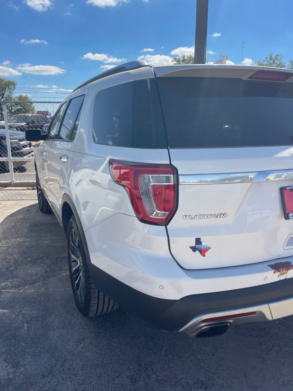 2016 Ford Explorer Image 4