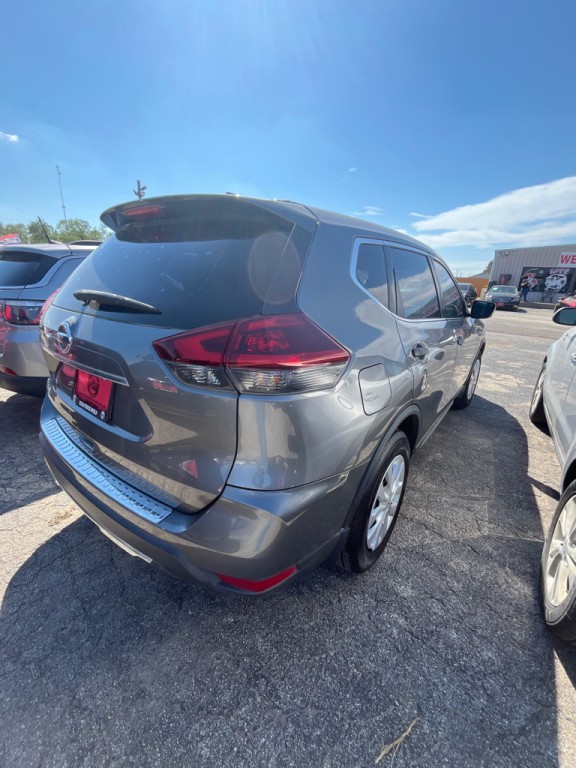 2018 Nissan Rogue Image 3