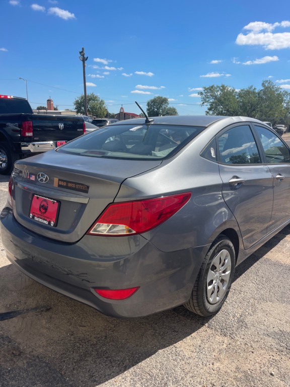 2015 Hyundai Accent Image 3