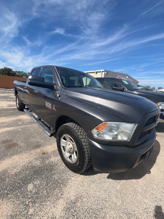 2017 RAM 3500 Image 2