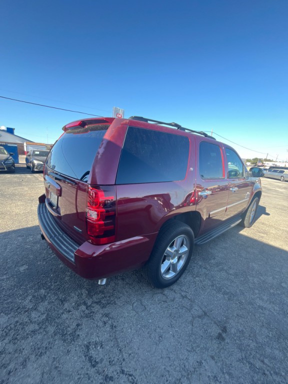 2011 Chevrolet Tahoe Image 3