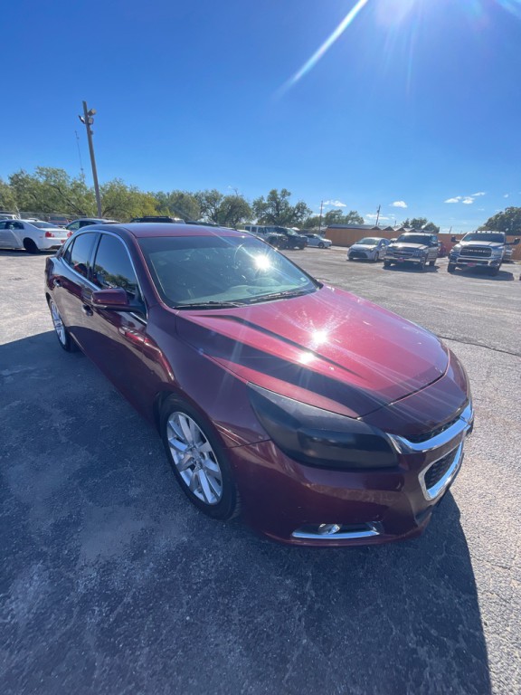 2016 Chevrolet Malibu Image 2