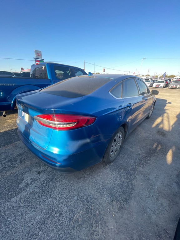 2020 Ford Fusion Image 3