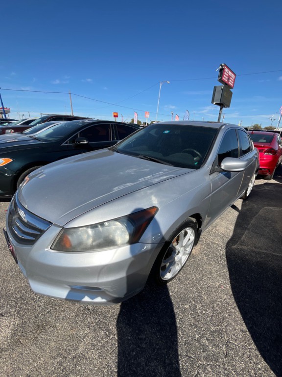 2011 Honda Accord Image 1