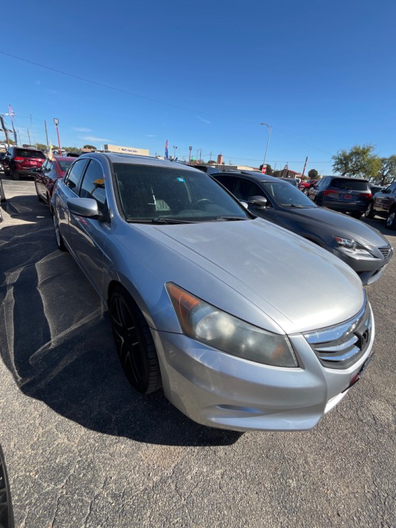 2011 Honda Accord Image 2