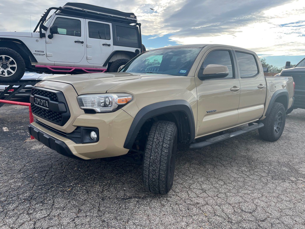 2016 Toyota Tacoma Image 2