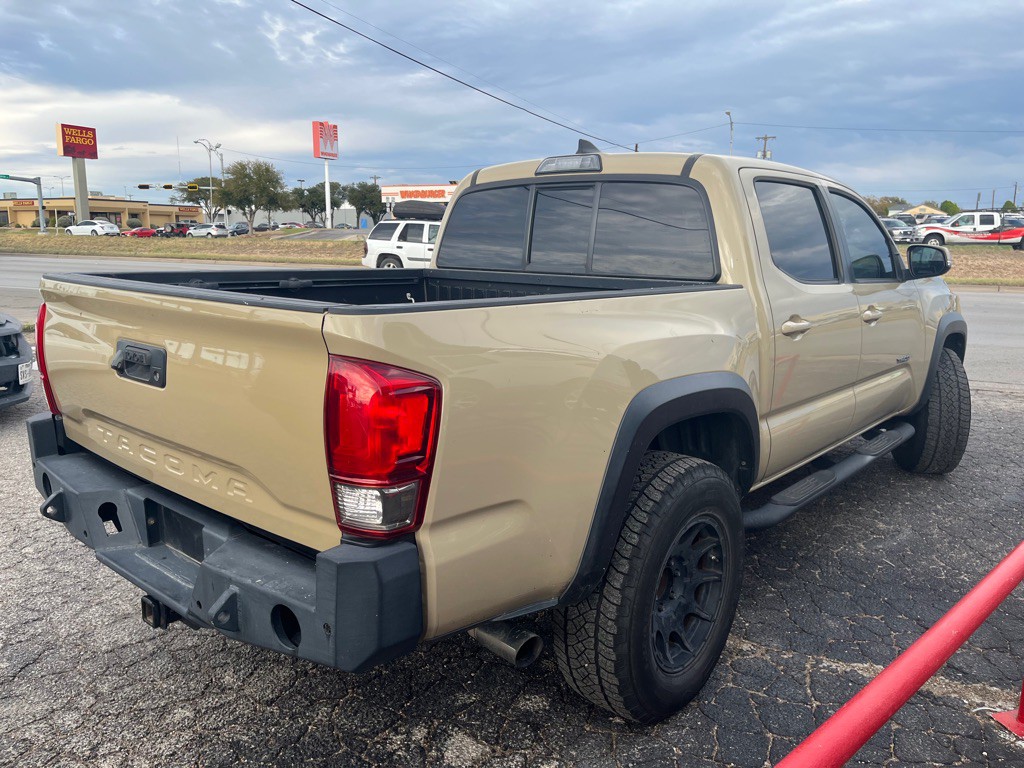 2016 Toyota Tacoma Image 5