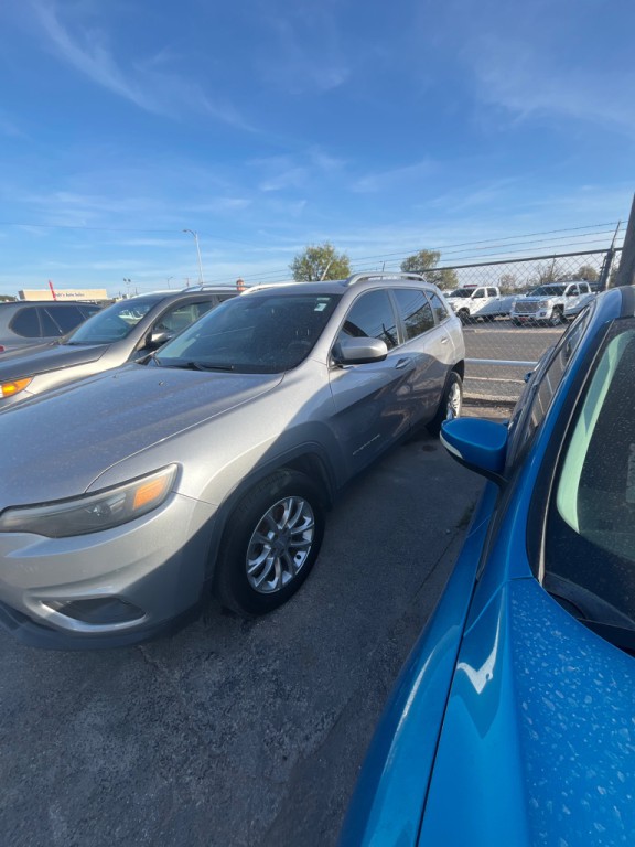 2019 Jeep Cherokee Image 2