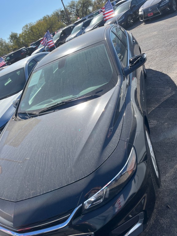 2018 Chevrolet Malibu Image 1