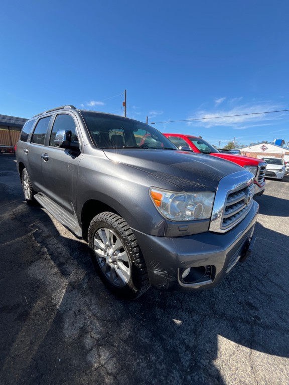 2014 Toyota Sequoia Image 2