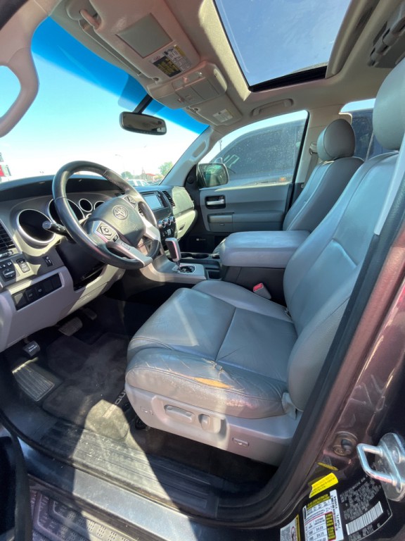 2014 Toyota Sequoia Image 5