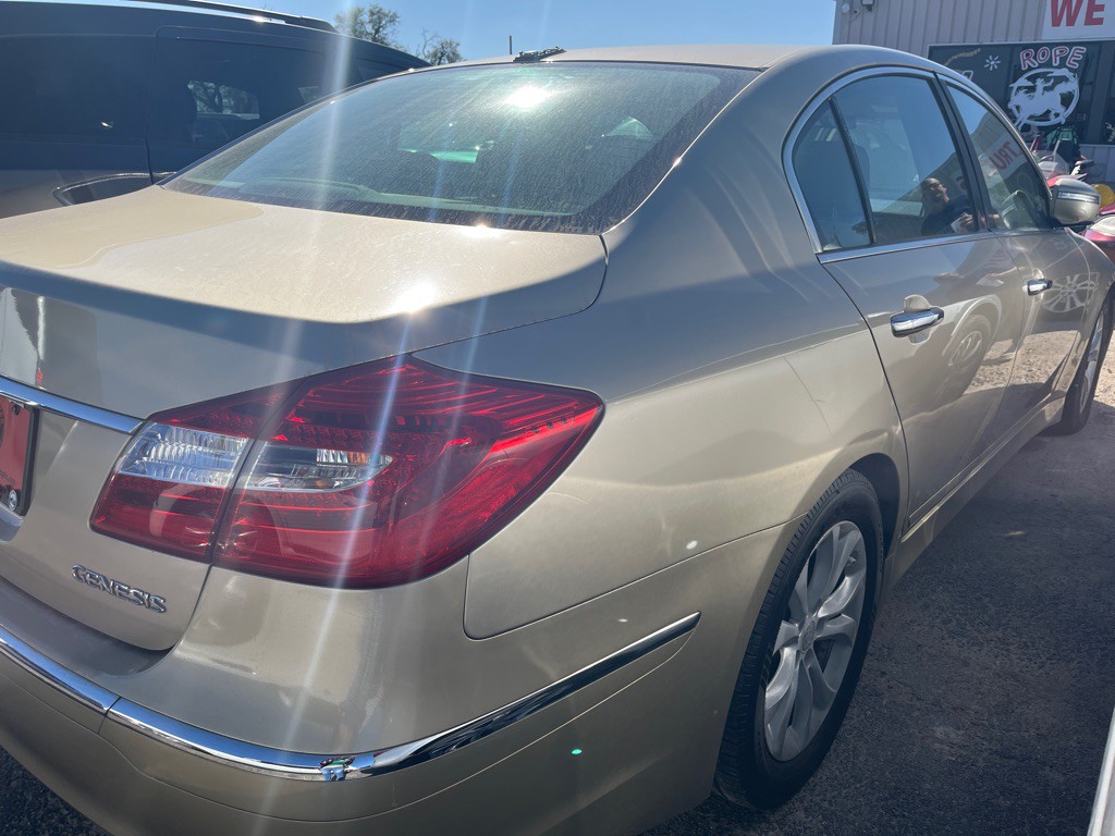 2012 Hyundai Genesis Image 3