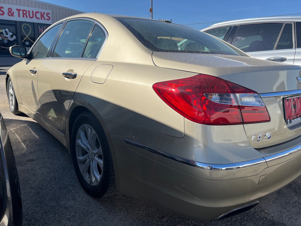 2012 Hyundai Genesis Image 4