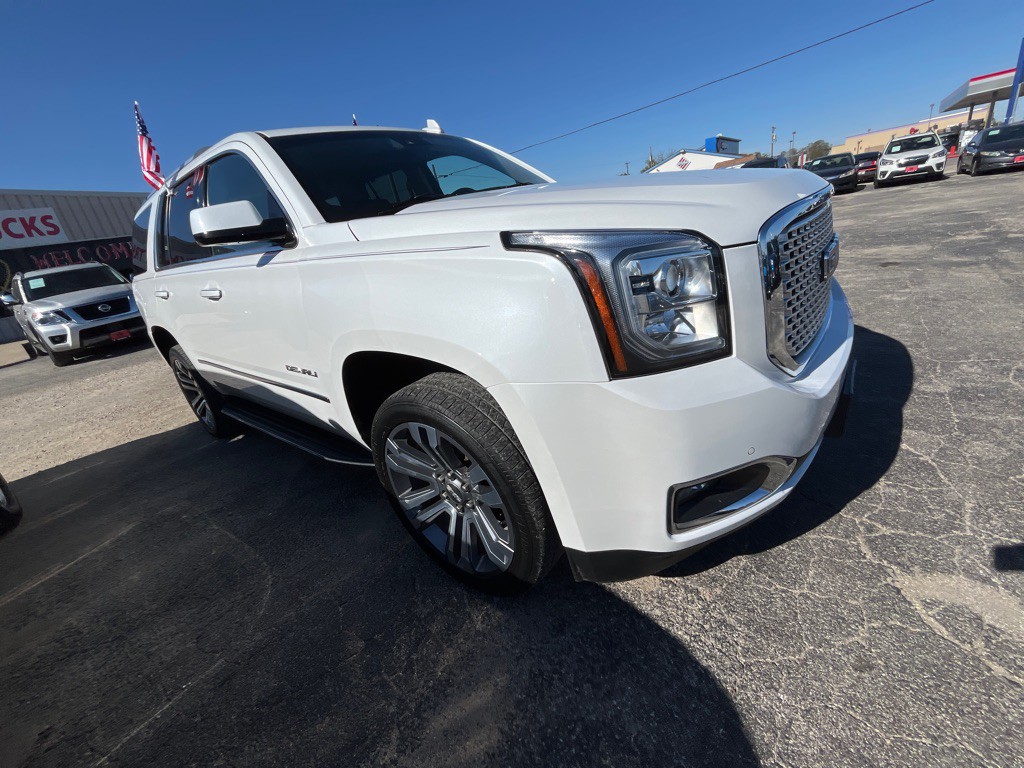 2017 GMC Yukon Image 2