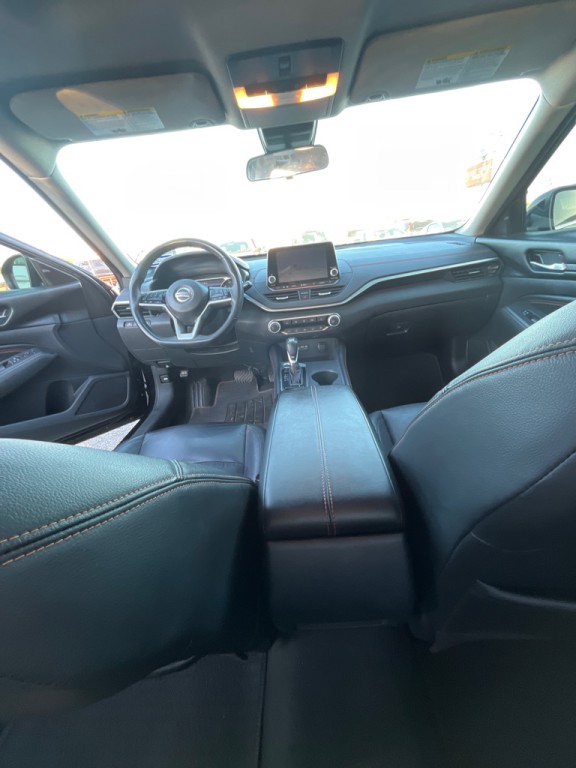 2021 Nissan Altima Image 7