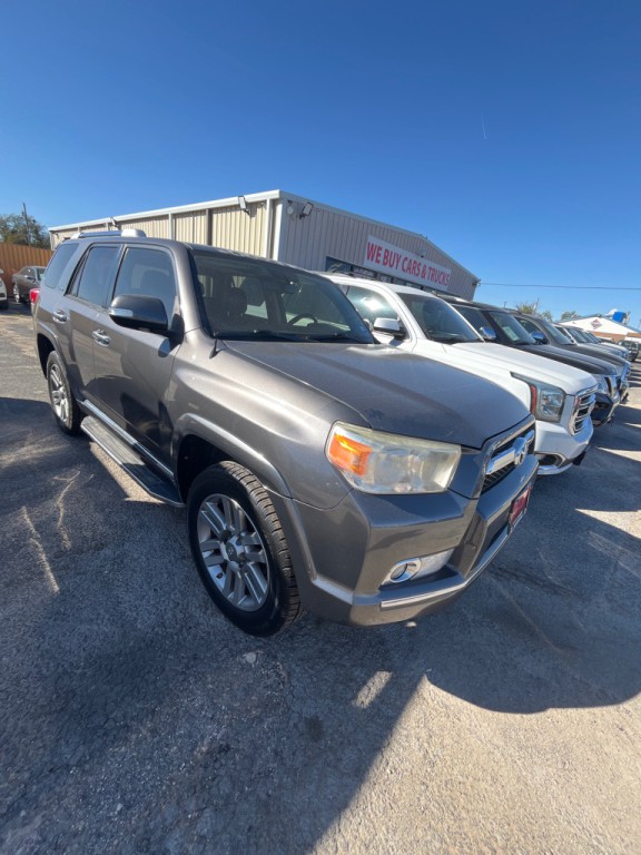 2013 Toyota 4Runner Image 2