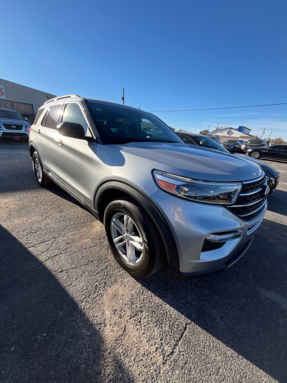 2020 Ford Explorer Image 2