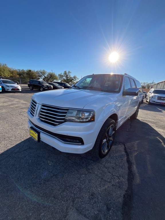 2017 Lincoln Navigator Image 1