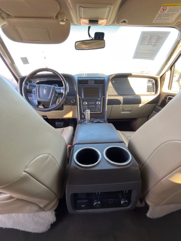 2017 Lincoln Navigator Image 8