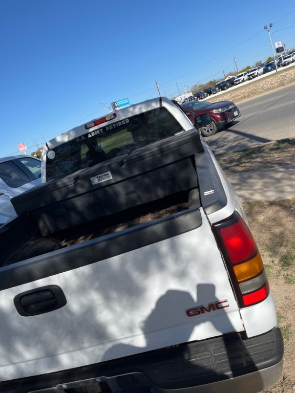 2005 GMC Sierra Image 4