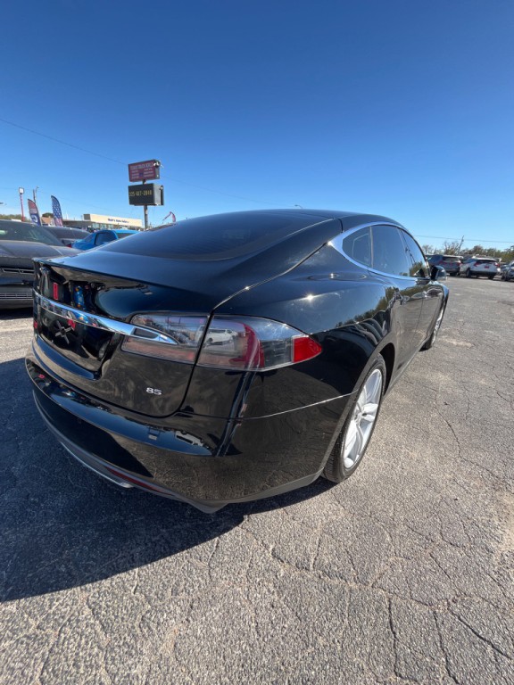 2014 Tesla Model S Image 4