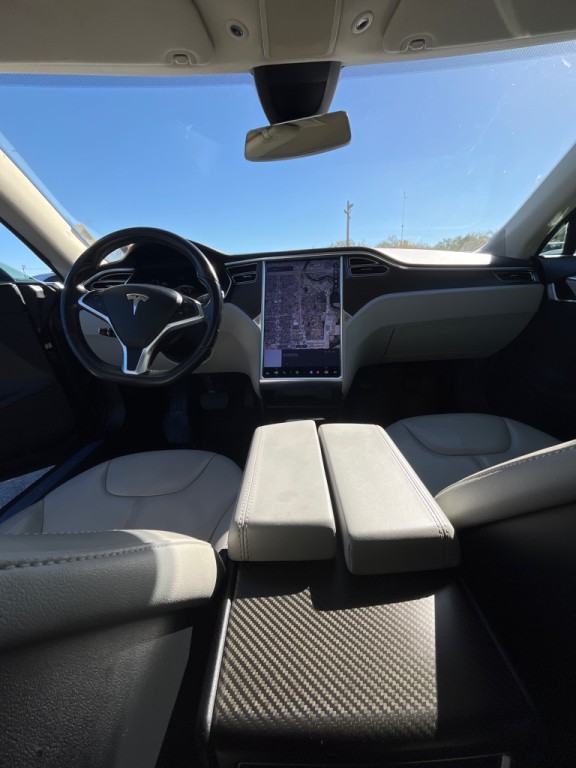 2014 Tesla Model S Image 7