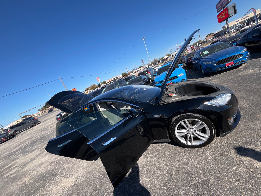 2014 Tesla Model S Image 10