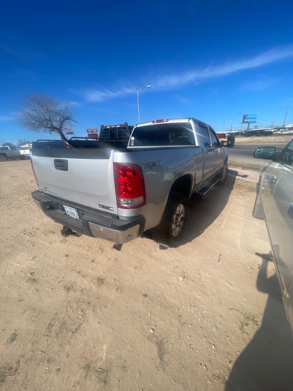 2011 GMC Sierra Image 3
